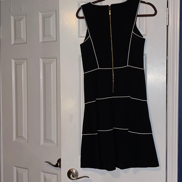 Banana Republic Dress Women's Sz 6 Black White Sleeveless Fit Flare - Picture 5 of 6